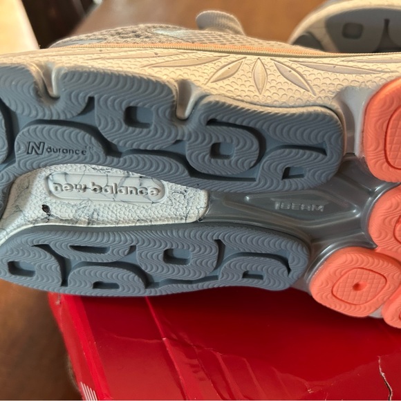 New Balance Women's Gray Running Shoes- New in Box size 8 medium width - Picture 7 of 16
